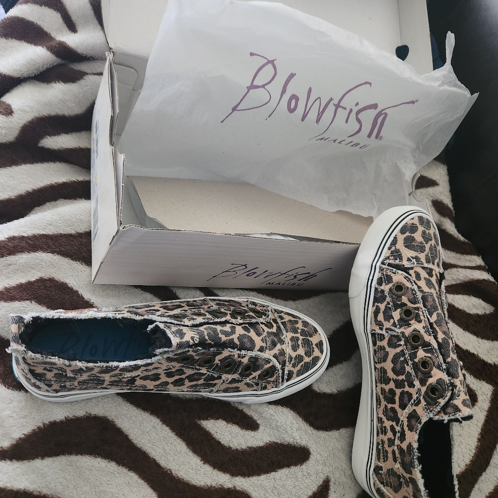 Malibu Blowfish Natural City Kitty canvas shoes brand new in box size 7